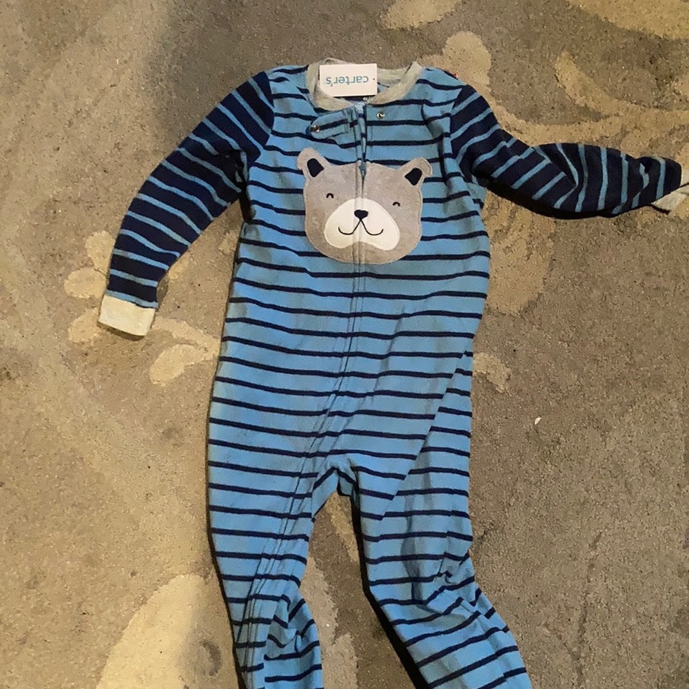 Brand NWT Carter’s pajamas full zip. size 4t/4A
